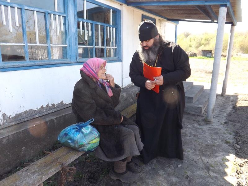 Человек в рясе, который много и адресно помогает людям, сам запросил поддержки...