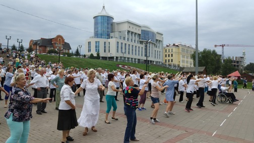 Тамбовские пенсионеры приняли участие в танцевальном флешмобе