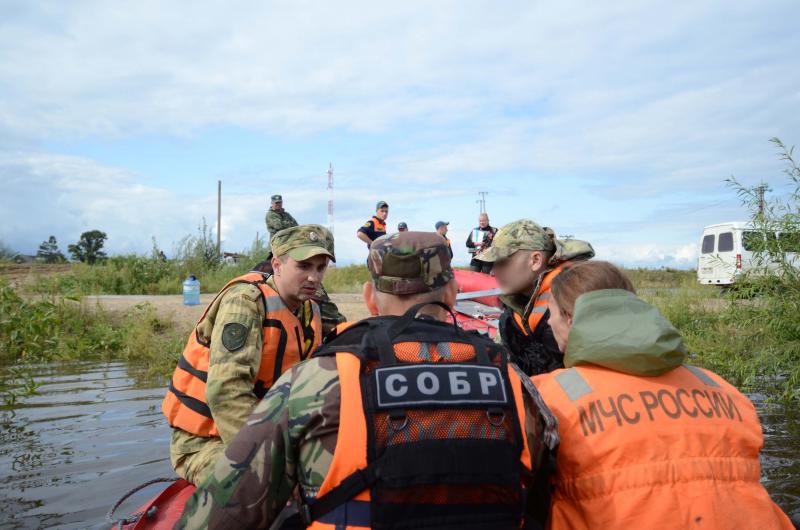 РОСГВАРДЕЙЦЫ ОБЕСПЕЧИВАЮТ ПРАВОПОРЯДОК В ЗОНЕ ЧРЕЗВЫЧАЙНОЙ СИТУАЦИИ В ЕВРЕЙСКОЙ АВТОНОМНОЙ ОБЛАСТИ