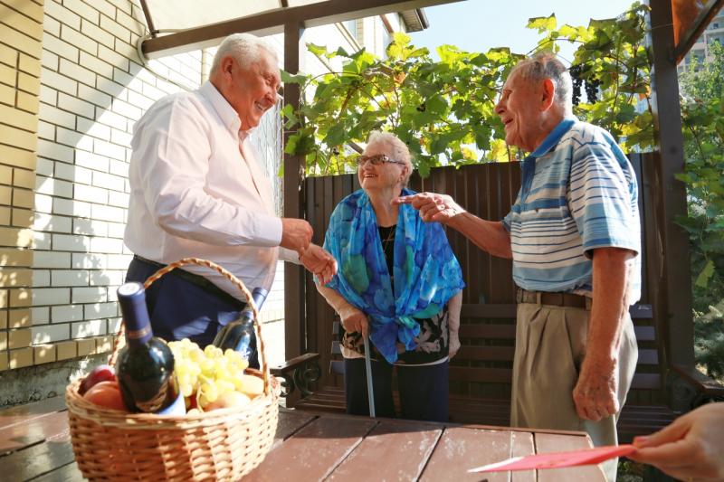 Мэр Анапы поздравил ветерана Великой Отечественной с 94-летием