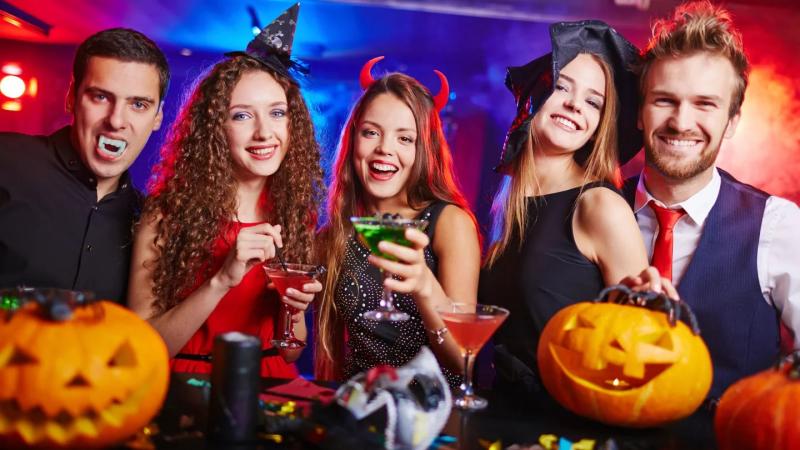 Вкусотеррия удивит глазными яблоками, гусеницами и сырной метлой на Halloween party