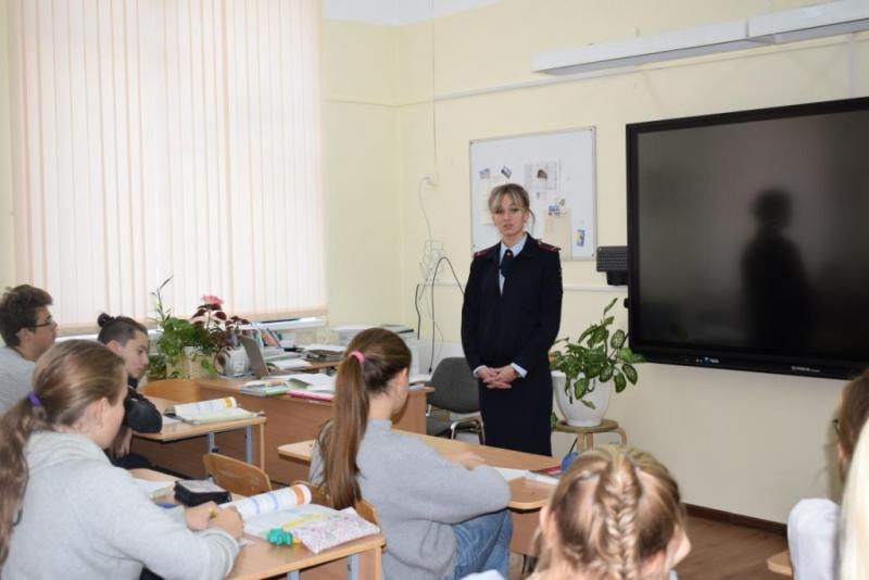 Полиция Зеленограда проводит профилактические беседы со школьниками округа