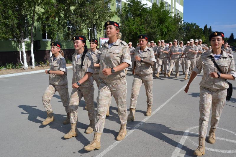 Бош против Зайцевой: первая женская драка в военной роте!