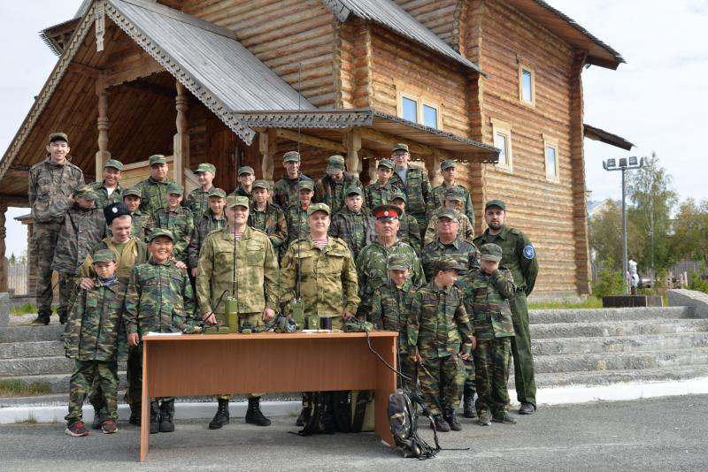 На Ямале росгвардейцы провели мастер-класс для учащихся кадетских классов