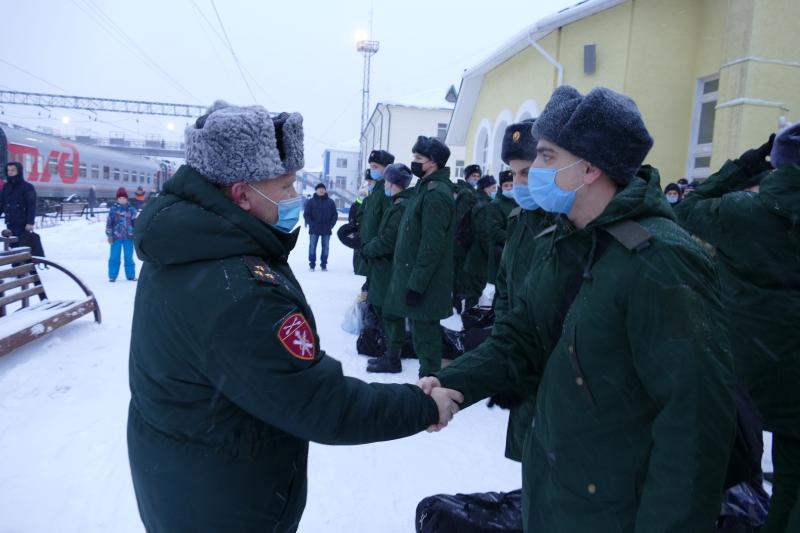 Призывники из Томской области отправились на службу в Росгвардию