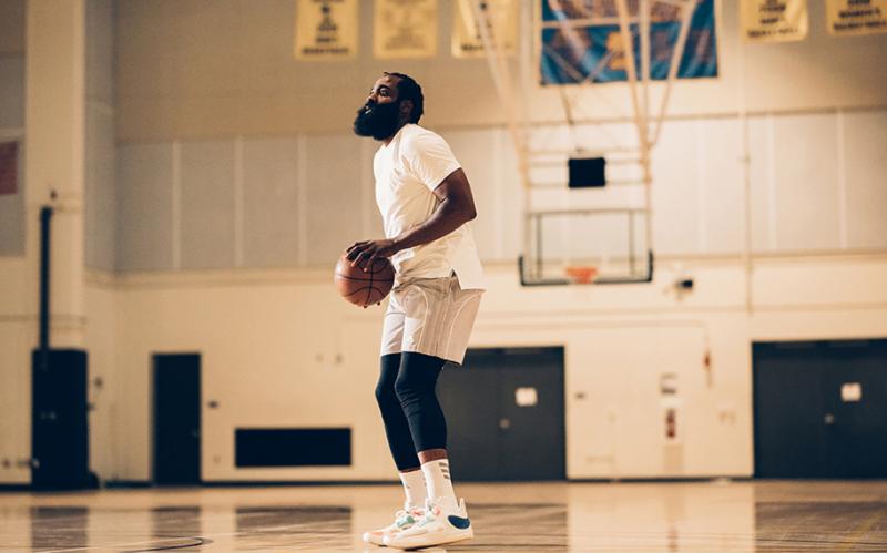 Adidas представляет новую фирменную обувь James Harden - а вместе с ней и смелую новую технологию