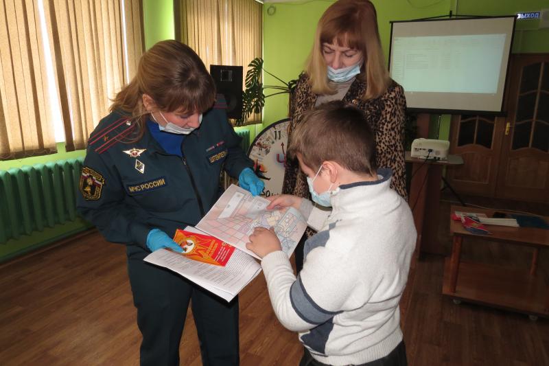 В библиотеку за безопасностью
В детской библиотеке состоялось профилактическое мероприятие в сфере пожарной безопасности