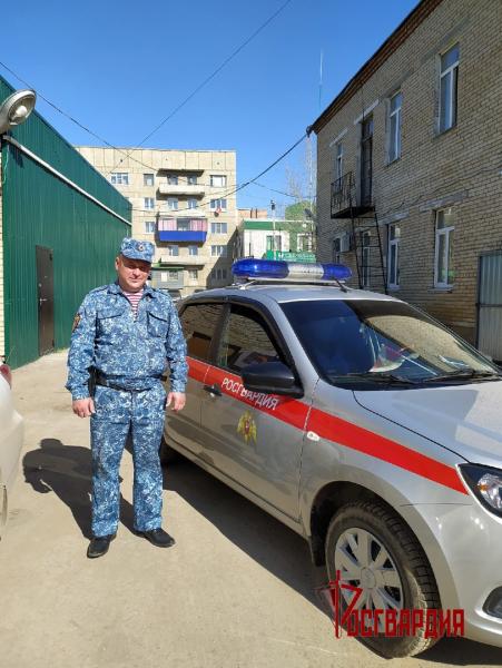 В Карталах сотрудник вневедомственной охраны предотвратил возгорание соседней квартиры