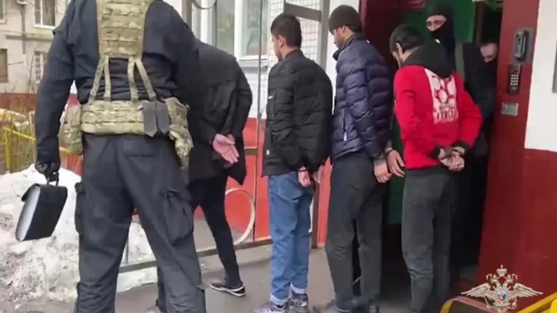 В Подмосковье задержали шестерых мигрантов, похитивших мужчину