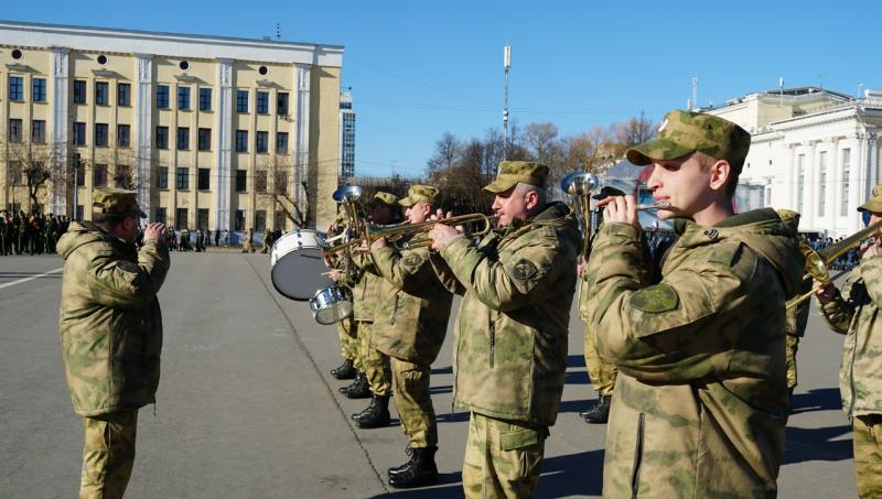 В Кирове оркестр Росгвардии обеспечил музыкальное сопровождение репетиции парада Победы