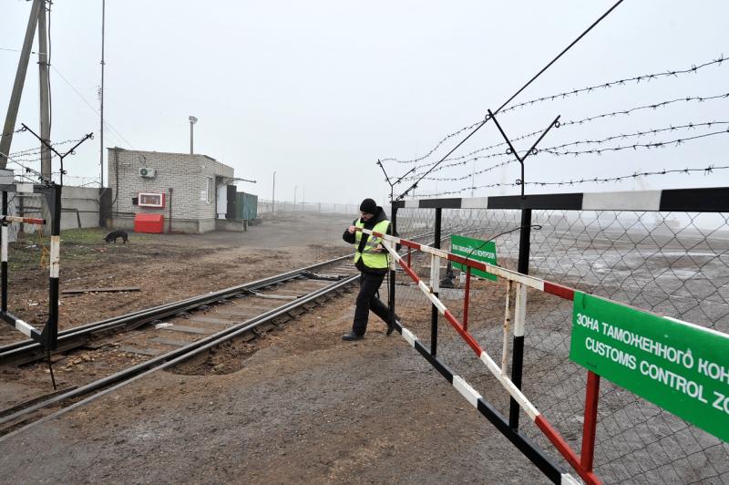 Погранслужба Ейска объявила благодарность охране Минтранса за обнаружение оружия