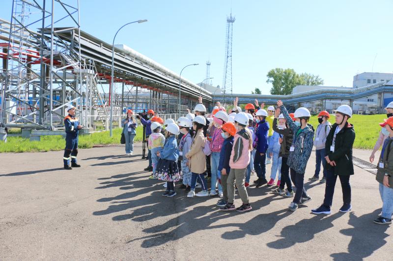 В День защиты детей красноярские школьники побывали на самой мощной подстанции 220 кВ Красноярска