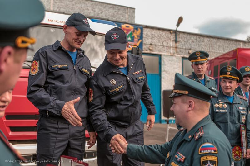 Лучшие в соревнованиях по спасению людей