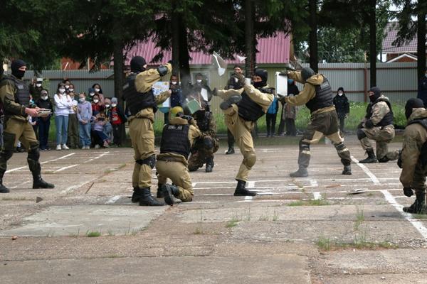 НА БАЗЕ ОТДЕЛА СПЕЦИАЛЬНОГО НАЗНАЧЕНИЯ 