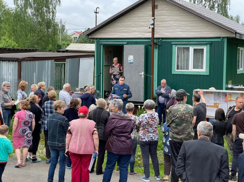 Московские огнеборцы призывает граждан соблюдать правила пожарной безопасности в период пожароопасного сезона