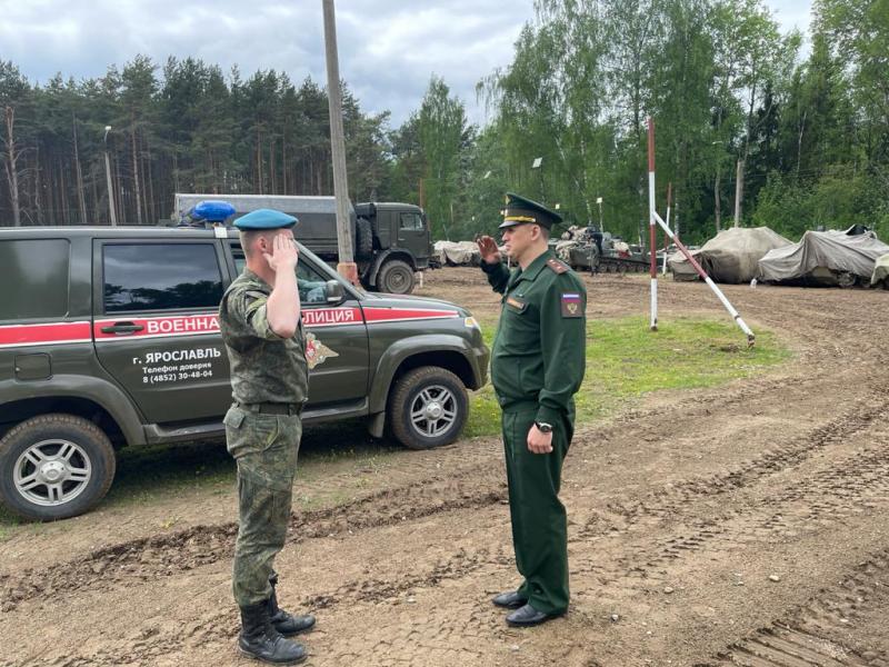 Военной прокуратурой Ярославского гарнизона принято участие во Всеармейском конкурсе по полевой выучке среди парашютно-десантных подразделений Воздушно-десантных войск «Десантный взвод».