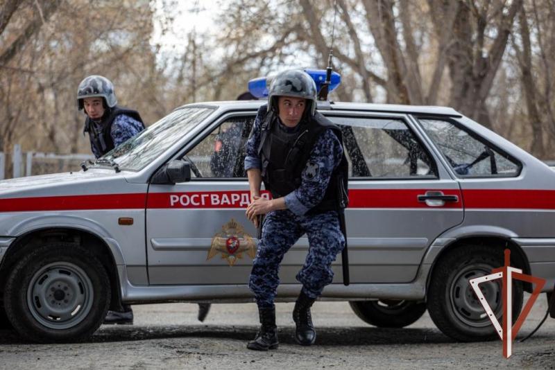 На Среднем Урале росгвардейцы оказали содействие полиции в задержании подозреваемого в разбое