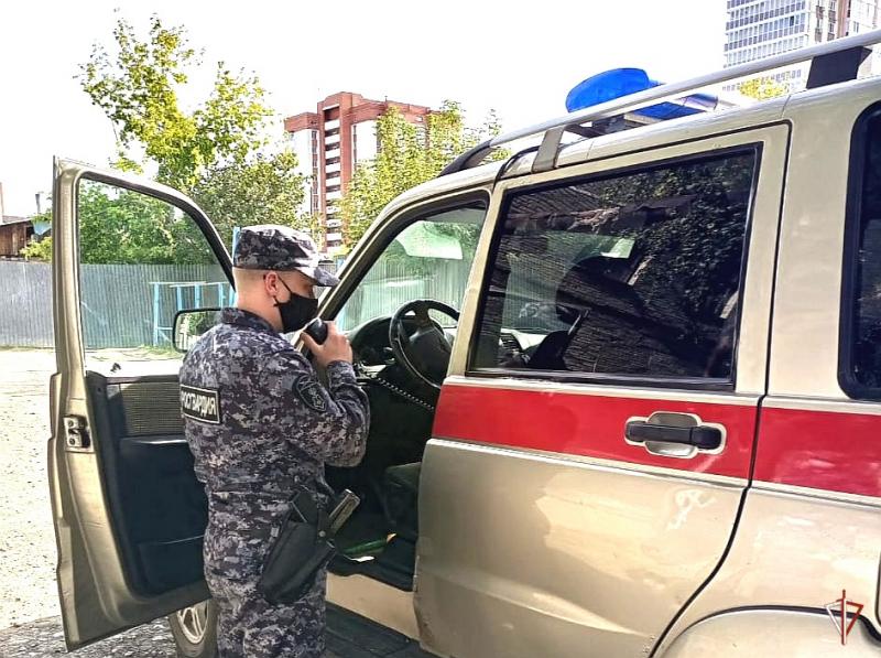 Экипаж вневедомственной охраны Росгвардии нашел потерявшегося в Кургане ребенка