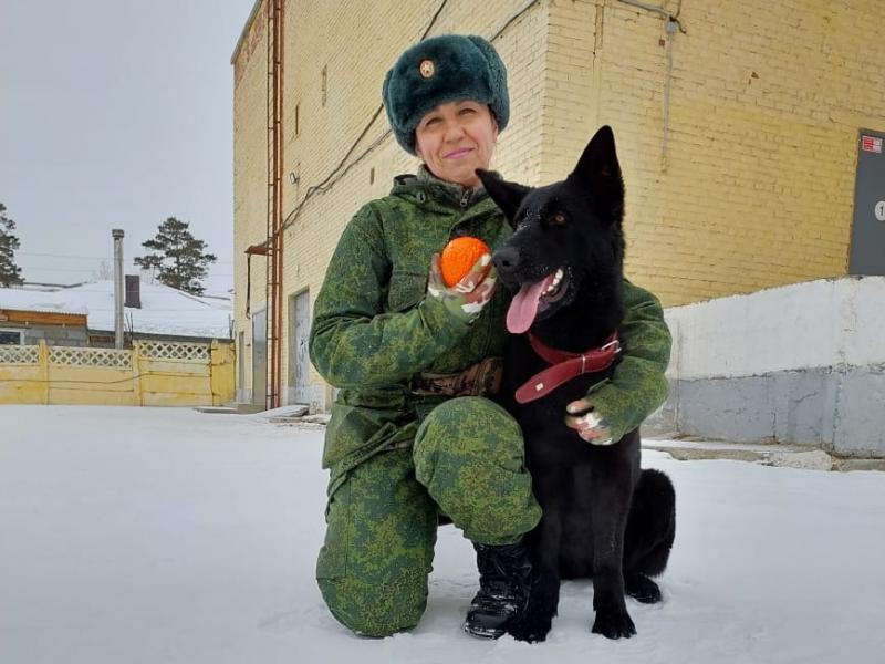 В Международный женский день военнослужащая Росгвардии из Ангарска стала героиней телесюжета о непростых женских профессиях