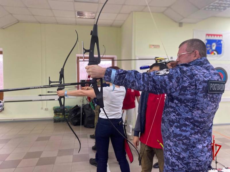 Росгвардейцы заняли призовые места в Чемпионате Томского областного отделения Союза журналистов по стрельбе и метанию ножей