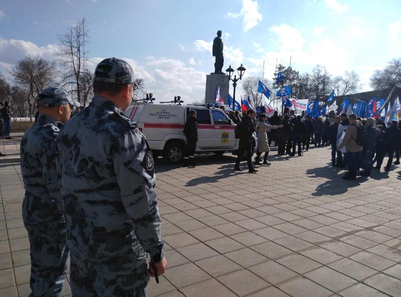 В Оренбурге сотрудники и военнослужащие Росгвардии приняли участие в обеспечении безопасности граждан в ходе патриотического митинга-концерта