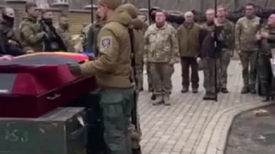 ПОД НИКОЛАЕВОМ РОССИЙСКИЕ ВОЙСКА ЛИКВИДИРОВАЛИ БОЕВИКА ИЗ АЗЕРБАЙДЖАНА, СЕМЬЯ КОТОРОГО ПРИМКНУЛА К НАЦИСТАМ