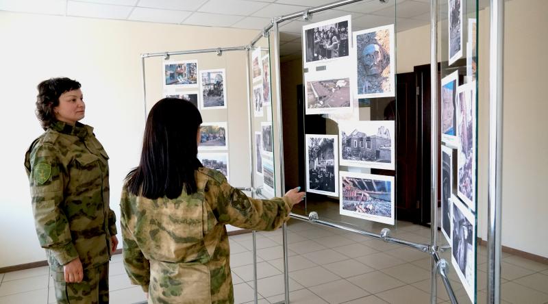 В Управлении Росгвардии по Ульяновской области организована фотовыставка «Трагедия Донбасса»