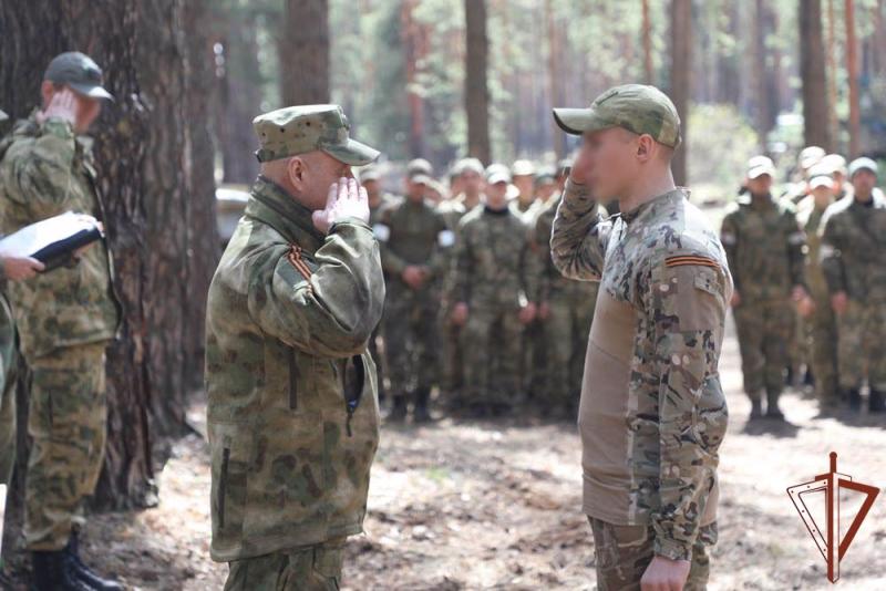 Участвующие в специальной военной операции росгвардейцы удостоены ведомственных наград