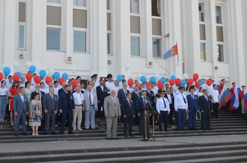 НАЧАЛЬНИК РЕГИОНАЛЬНОГО УПРАВЛЕНИЯ РОСГВАРДИИ ПРИНЯЛ УЧАСТИЕ В ТОРЖЕСТВЕННОМ МЕРОПРИЯТИИ, ПОСВЯЩЕННОМ ДНЮ ГОСУДАРСТВЕННОГО ФЛАГА В ТАМБОВЕ