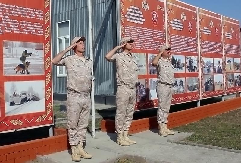 День государственного флага России в ОГВ(с) отметили торжественным митингом