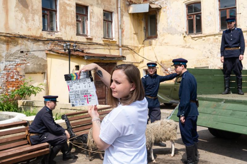 PREMIER покажет запутанный детектив о банде, которая оставляла рисунки на месте преступлений