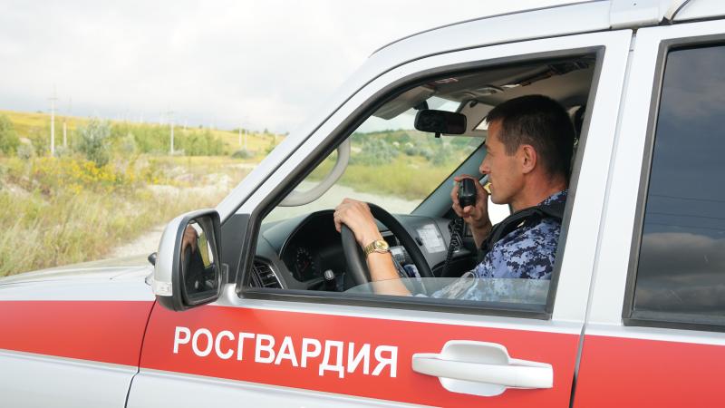 Сотрудники Росгвардии задержали водителя, скрывшегося с места ДТП