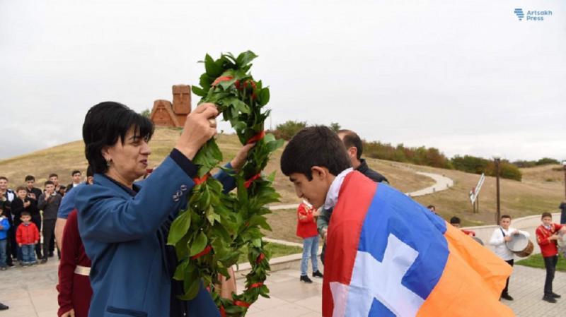 В столице Нагорного Карабаха - Степанакерте встретили чемпиона Европы по боксу. Фоторяд