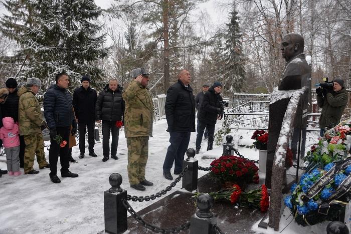 Сегодня исполнилось бы 60 лет генерал-лейтенанту полиции Артуру Фарвазовичу Ахметханову