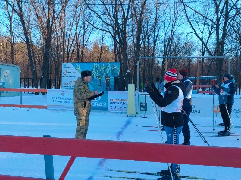 В Управлении Росгвардии по Самарской области состоялся Чемпионат по зимнему офицерскому троеборью