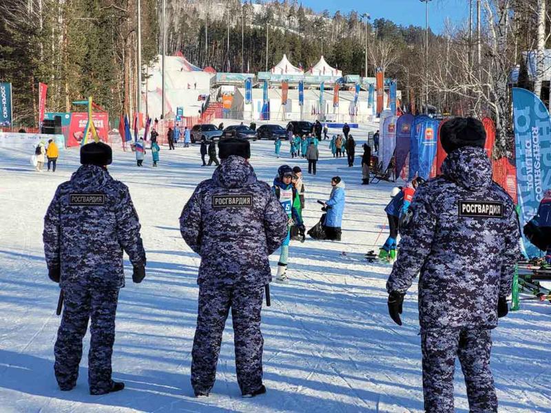 В Челябинской области росгвардейцы обеспечили охрану общественного порядка при проведении этапа Кубка Евразии по фристайлу в дисциплине ски-кросс