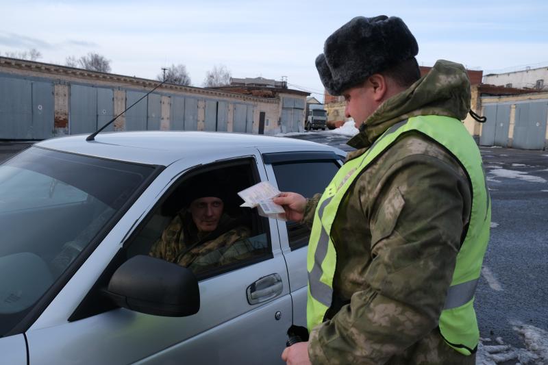 Росгвардейцы проводят комплекс мероприятий по обеспечению безопасности дорожного движения