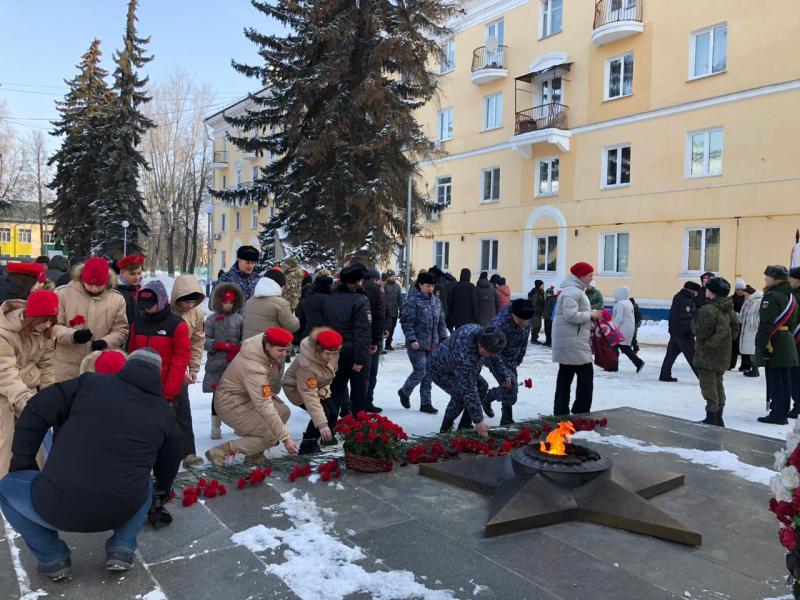 Сотрудники Росгвардии Воскресенска приняли участие в возложении цветов к Вечному огню посвященному Дню Защитника Отечества