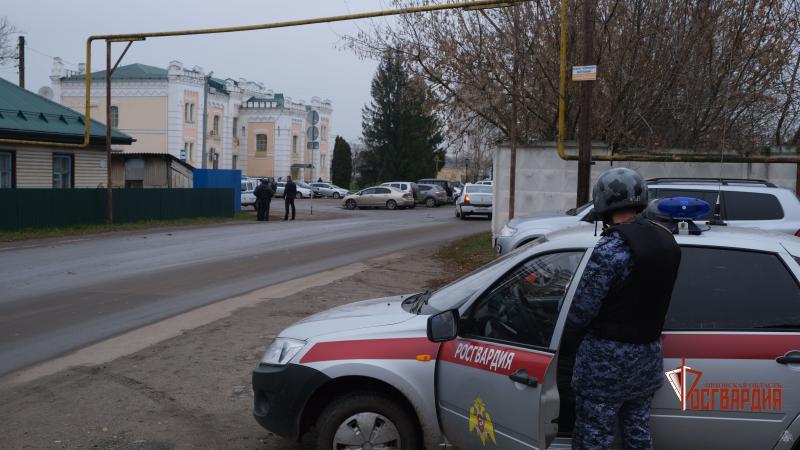 Во Мценске росгвардейцы задержали подозреваемого в неоднократном хищении местного жителя