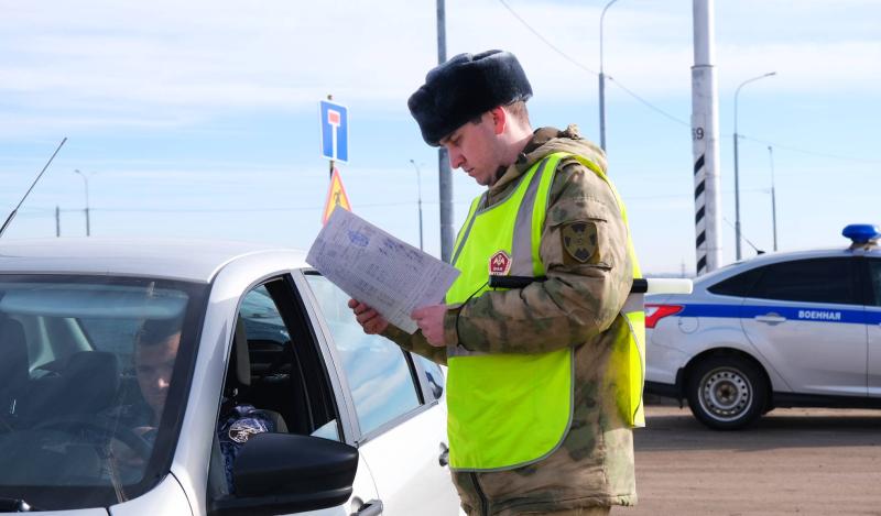 Автоинспекторы Росгвардии провели профилактическое мероприятие с водителями ведомства в Тамбове