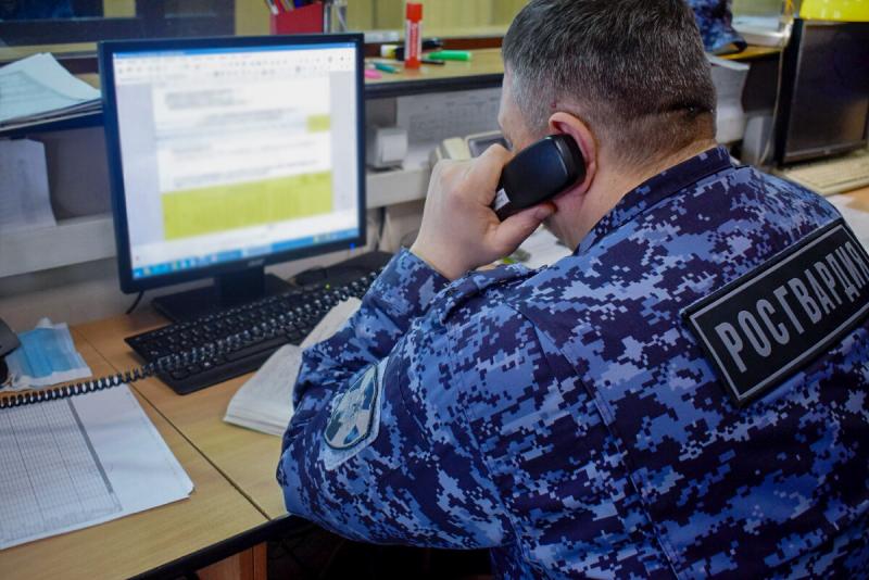 Росгвардейцы задержали новокузнечанина, пытавшегося вторгнуться в чужую квартиру