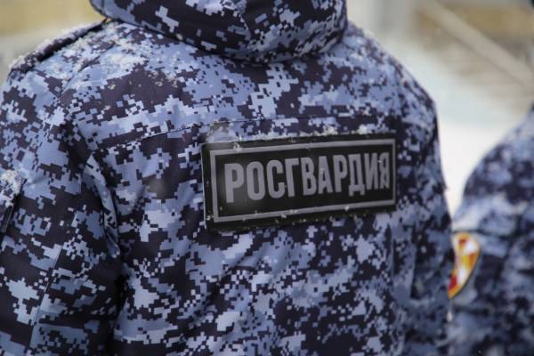 В Мордовии росгвардейцы оказали помощь при эвакуации жильцов горящего дома