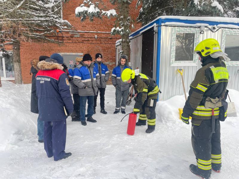 Провели занятия и мастер-класс по использованию огнетушителя