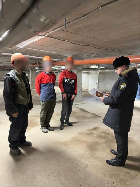 В Светлогорске проведен рейд по постановке
бывших мигрантов на воинский учет
