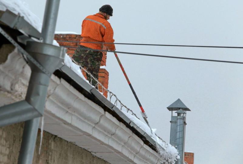 В феврале начнется уборка кровель многоквартирных домов в Новосибирске