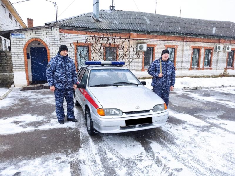 В ВОРОНЕЖСКОЙ ОБЛАСТИ РОСГВАРДЕЙЦЫ ЗАДЕРЖАЛИ ПОДОЗРЕВАЕМЫХ В ХИЩЕНИИ БЕНЗИНА