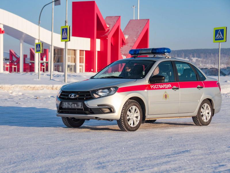 Росгвардейцы пресекли противоправные действия дебошира, повредившего имущество популярного ресторана