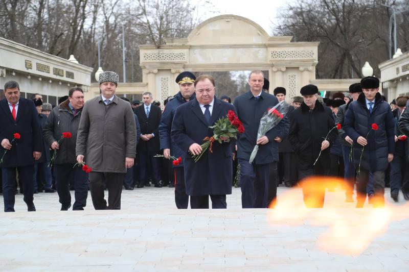 НАЧАЛЬНИК УПРАВЛЕНИЯ РОСГВАРДИИ ПО РЕСПУБЛИКЕ ИНГУШЕТИЯ ПРИНЯЛ УЧАСТИЕ В ПАМЯТНЫХ МЕРОПРИЯТИЯХ