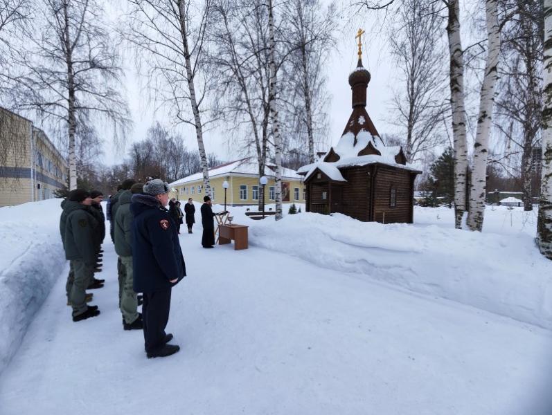 В региональном управлении Росгвардии почтили память павших защитников Отечества