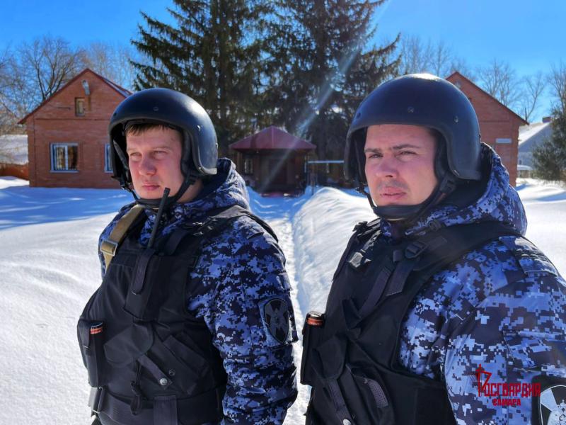 В Самарской области сотрудники Росгвардии задержали подозреваемого в попытке похитить из банкомата более миллиона рублей